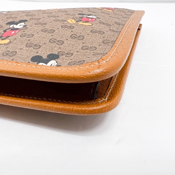 Gucci x Disney GG Supreme Mickey Mouse Pouch🔥🔥😳 - Picture 12 of 16